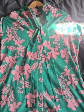 SHEIN Green Dress with Pink Floral Print and Tie Detail Super Cute.